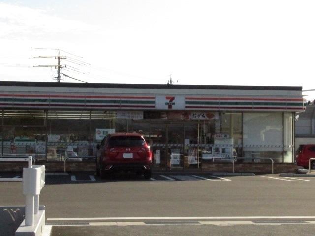 セブンイレブン　三ケ名南店：300m