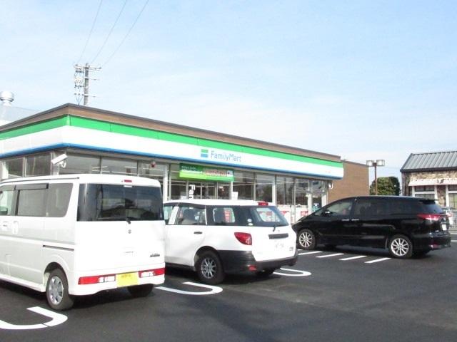 ファミリーマート　八楠店：1000m