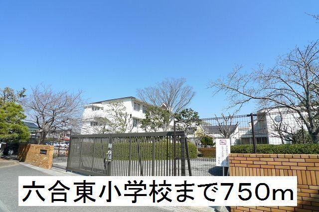 ファミリーマート　青南町店：500m