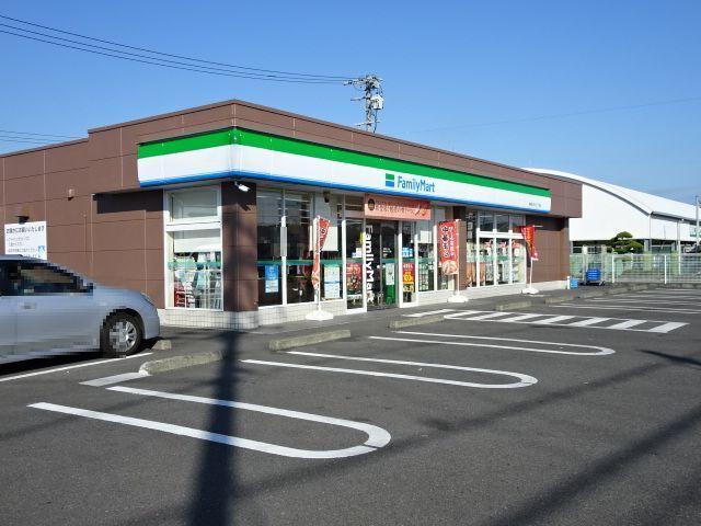 ファミリーマート：200m