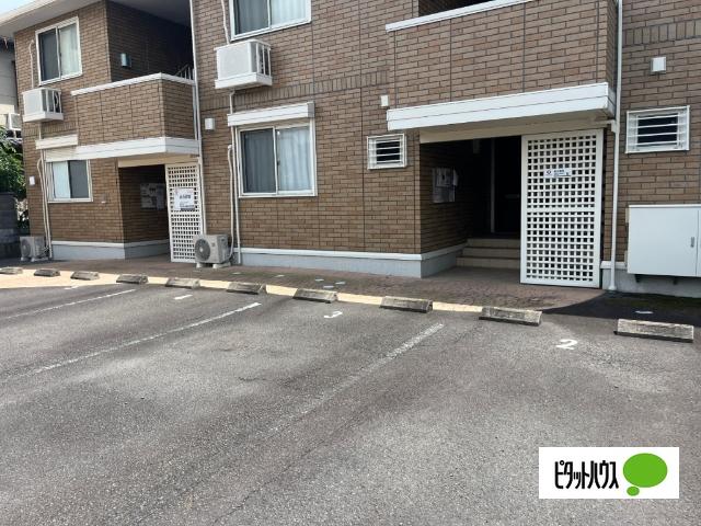ヴィラージュ（203） エントランス