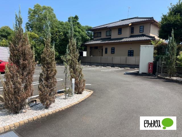 クレール・都（301） 駐車場