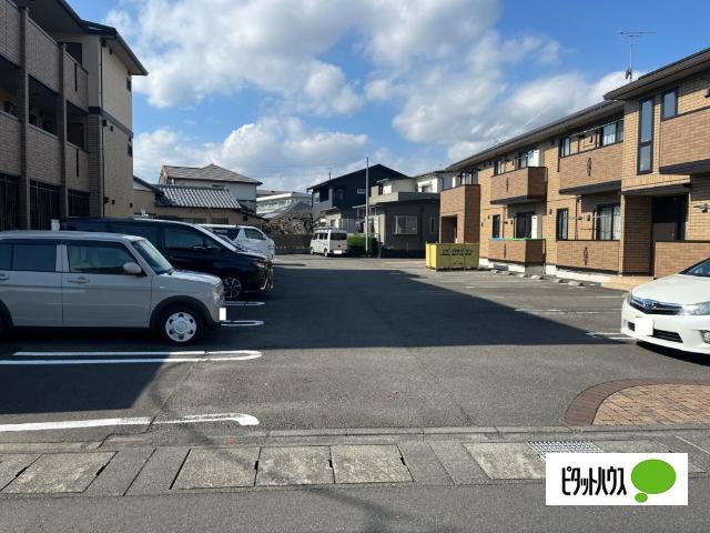 カーサ フェリーチェ（203） 駐車場