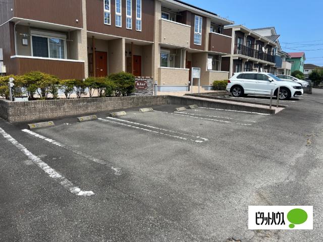 クラール（201） 駐車場
