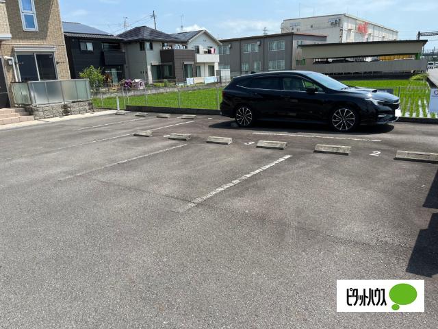 アルカディア（203） 駐車場