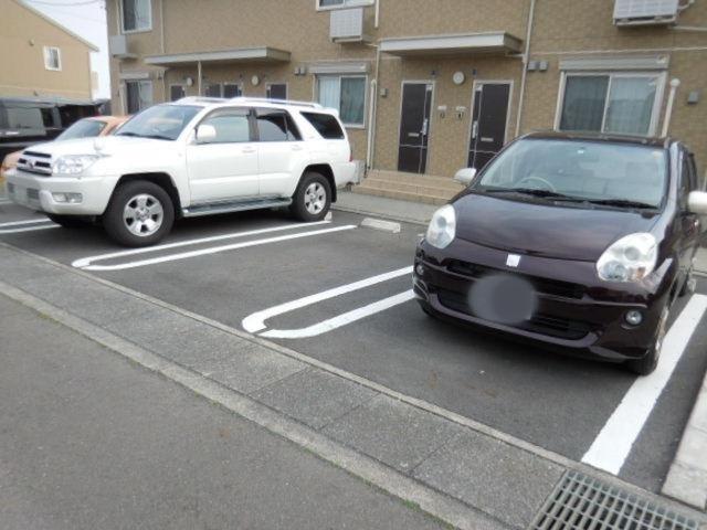 ウィルC（203） 駐車場