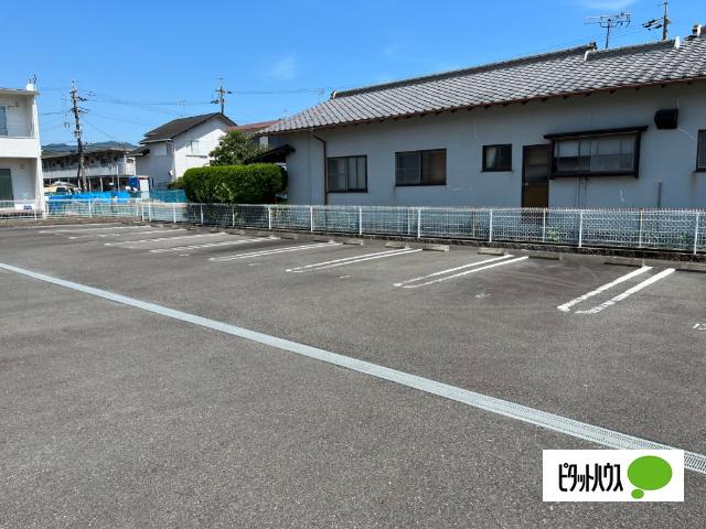 ヴァンベール 駐車場