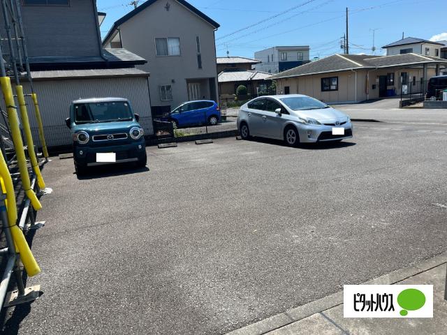 デルニエⅢ（106） 駐車場