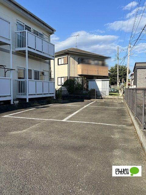 ソレイユ（202） 駐車場