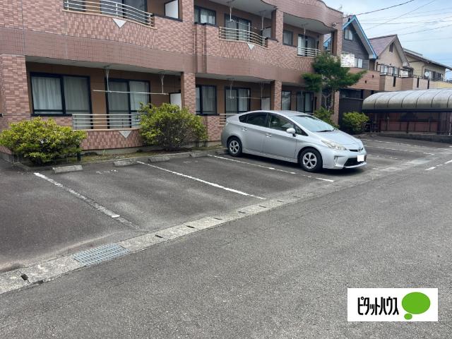 エーヴィヒ　ハイムⅡ 駐車場