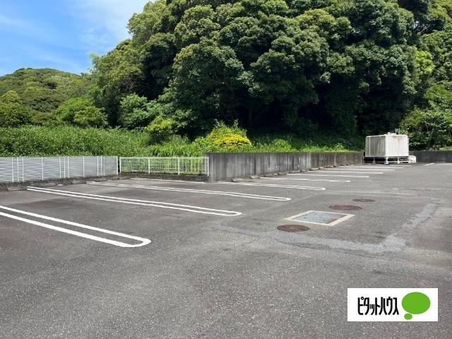 ラ・プレーヌ（101） 駐車場