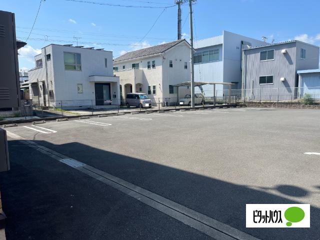 カーサＭ（205） 駐車場
