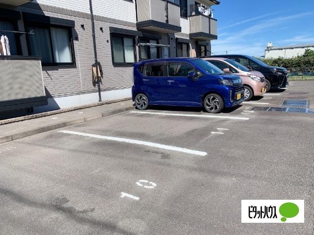 セジュール築地　B（103） 駐車場