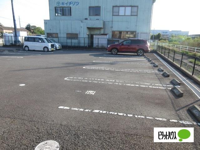 プランドール 駐車場