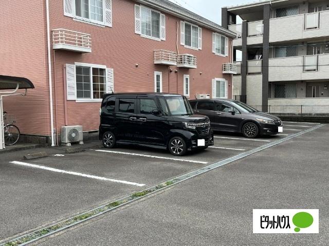 サンローズＢ（103） 駐車場