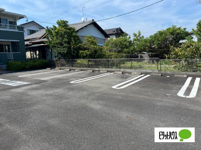 フィオーレ（102） 駐車場