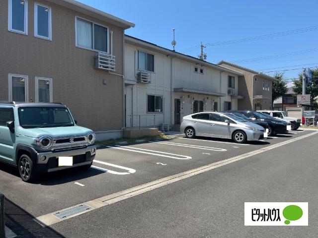 ユーフォリア（103） 駐車場