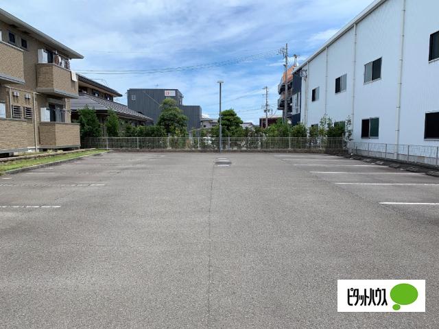 ヴィラ サンマリン（205） 駐車場