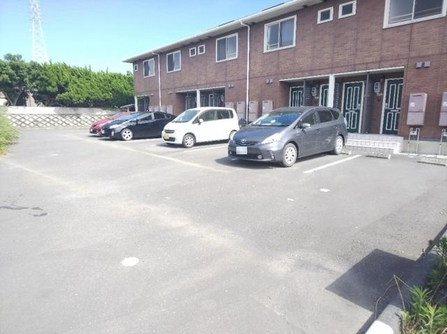 オーマスⅡ（205） 駐車場