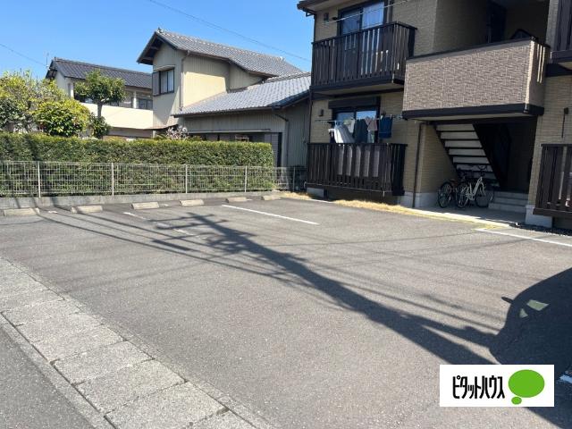 シャン　ポワール　B（101） 駐車場