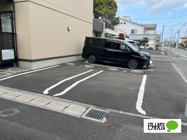 ペニーロイヤル（201） 駐車場
