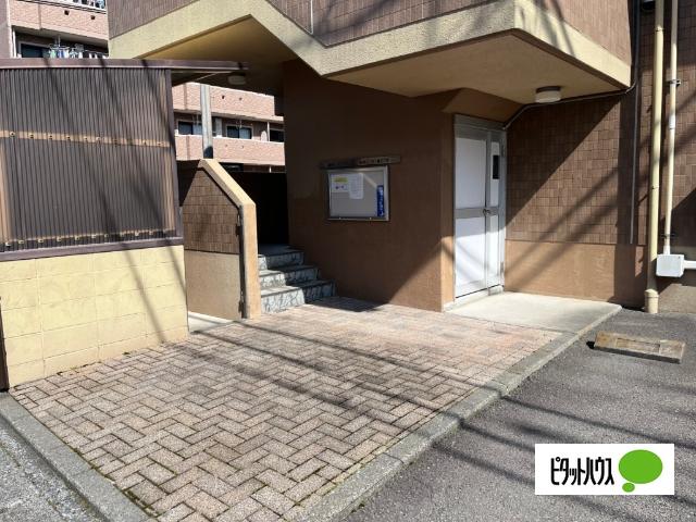 高田レジデンス（305） エントランス