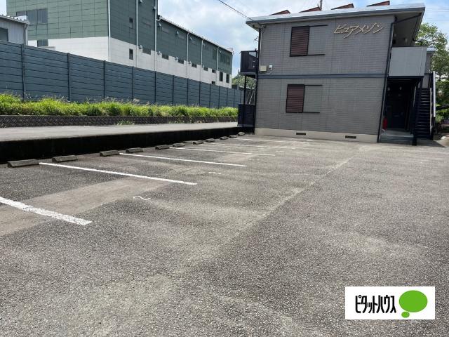 ピュアメゾン（103） 駐車場