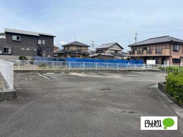 ガーデンパレスカネブン（A202） 駐車場