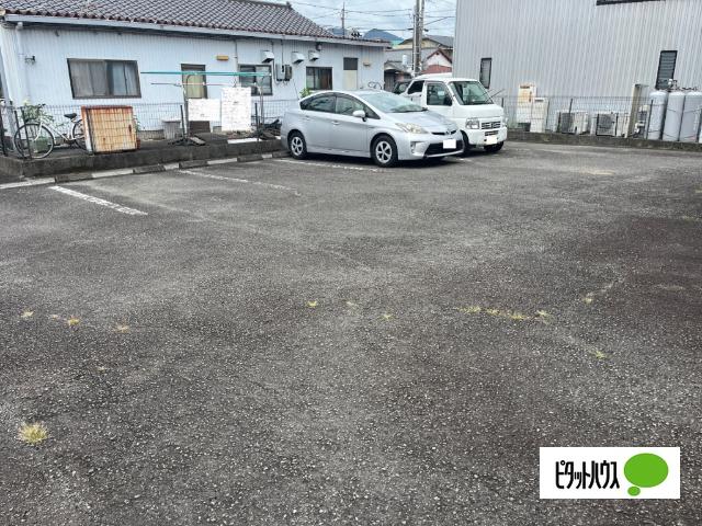 Surplus　DAIKAN（203） 駐車場