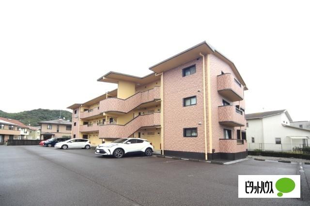 アヴァンセ（302） 駐車場