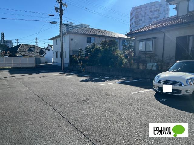 ヴィラルーチェ（105） 駐車場