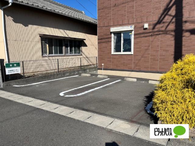 グランシャリオⅤ（202） 駐車場