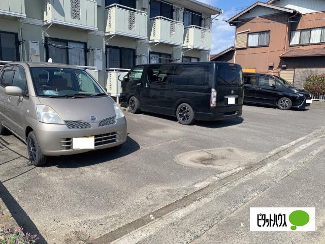 セジュール静波（106） 駐車場