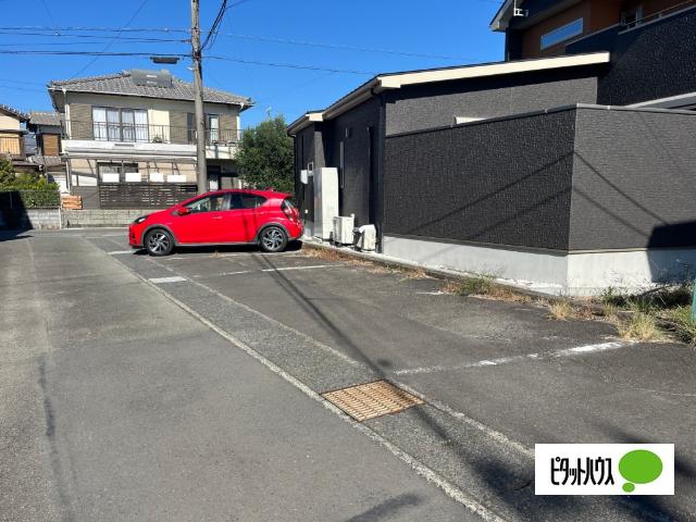 リリーベル（102） 駐車場