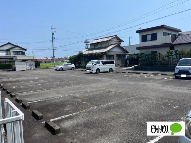 フォーブル村松Ⅱ（105） 駐車場