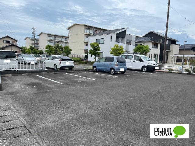 コーポハイブリッジ（301） 駐車場