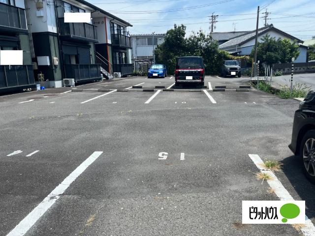 ドミールD（102） 駐車場