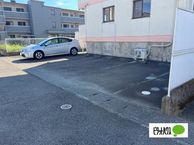 ルシェンテ（203） 駐車場