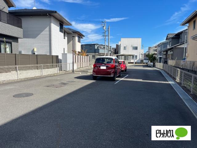 レセーナ（105） 駐車場
