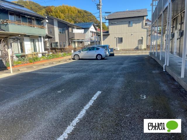 メルベーユ（202） 駐車場