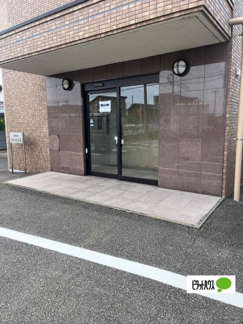 西焼津メゾン小石川（102） エントランス