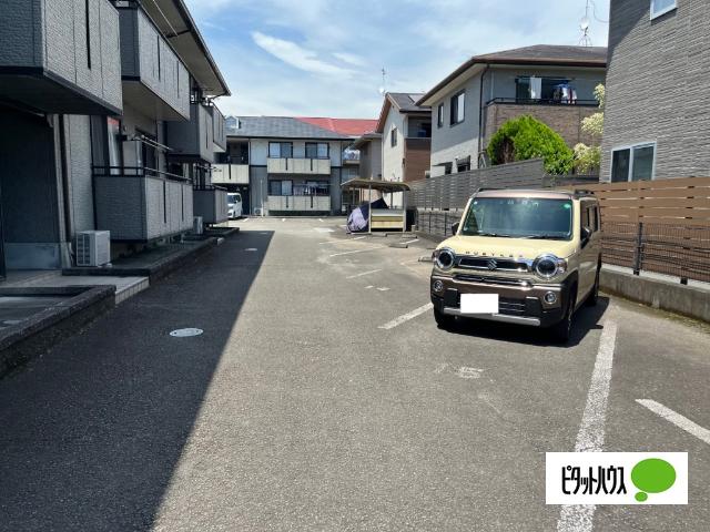 ピノハイムＢ（202） 駐車場