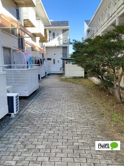 フローラ泉町A（102） エントランス