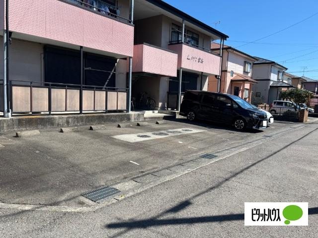 メゾン宮島（102） 駐車場
