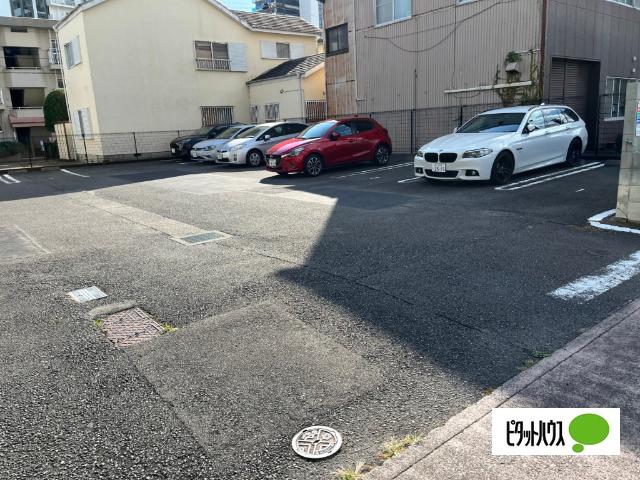 ベナレス藤枝（206） 駐車場