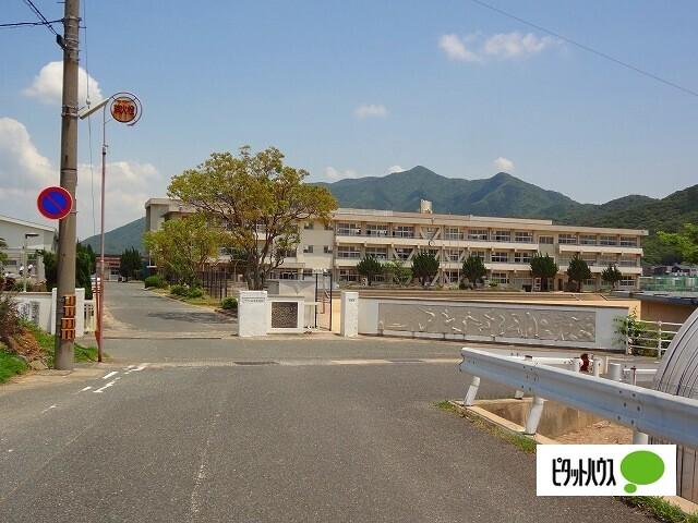 下関市立安岡中学校：1857m