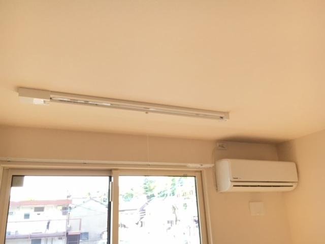 ｴｽﾎﾟﾜｰﾙ ｺｰﾄ／ﾙｰﾁｪ ｺｰﾄ　ｴｽﾎﾟﾜｰﾙ ｺｰﾄ（103） 部屋画像