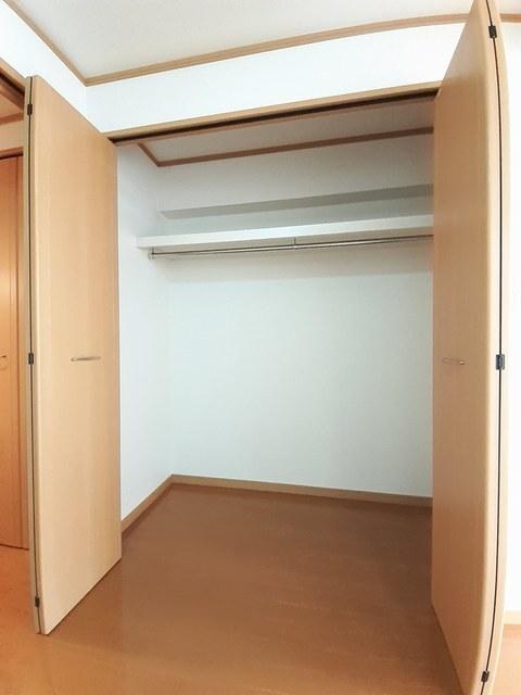 ラフレシール秋根（301） 収納