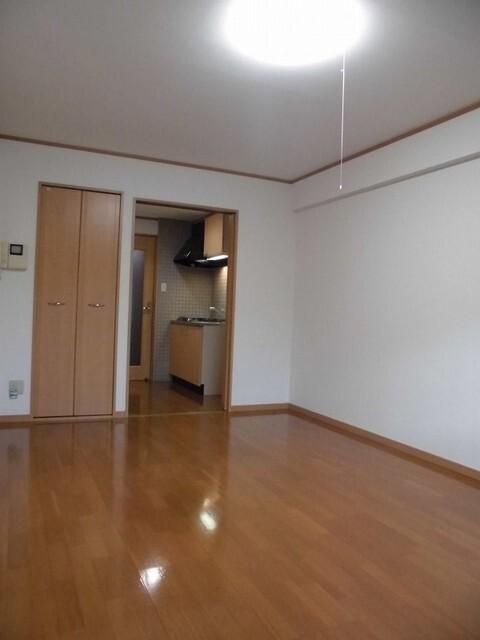 ガーデンパレス秋根（403） 室内