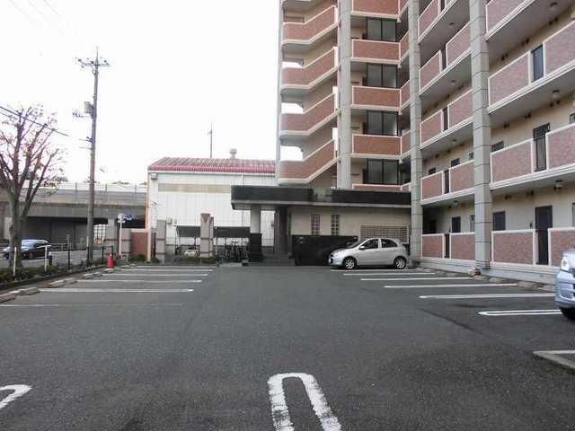 ガーデンパレス秋根（403） 駐車場